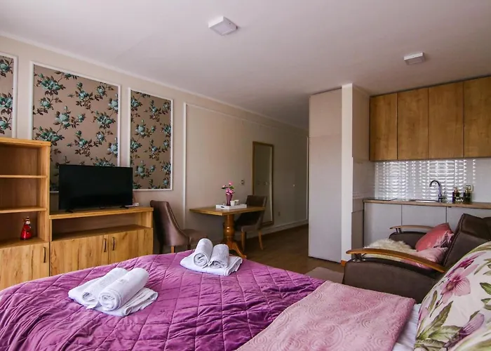 Ξενοδοχείο Hills & *