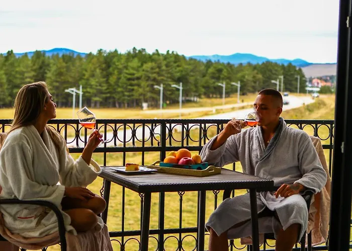 Hills & Ξενοδοχείο *